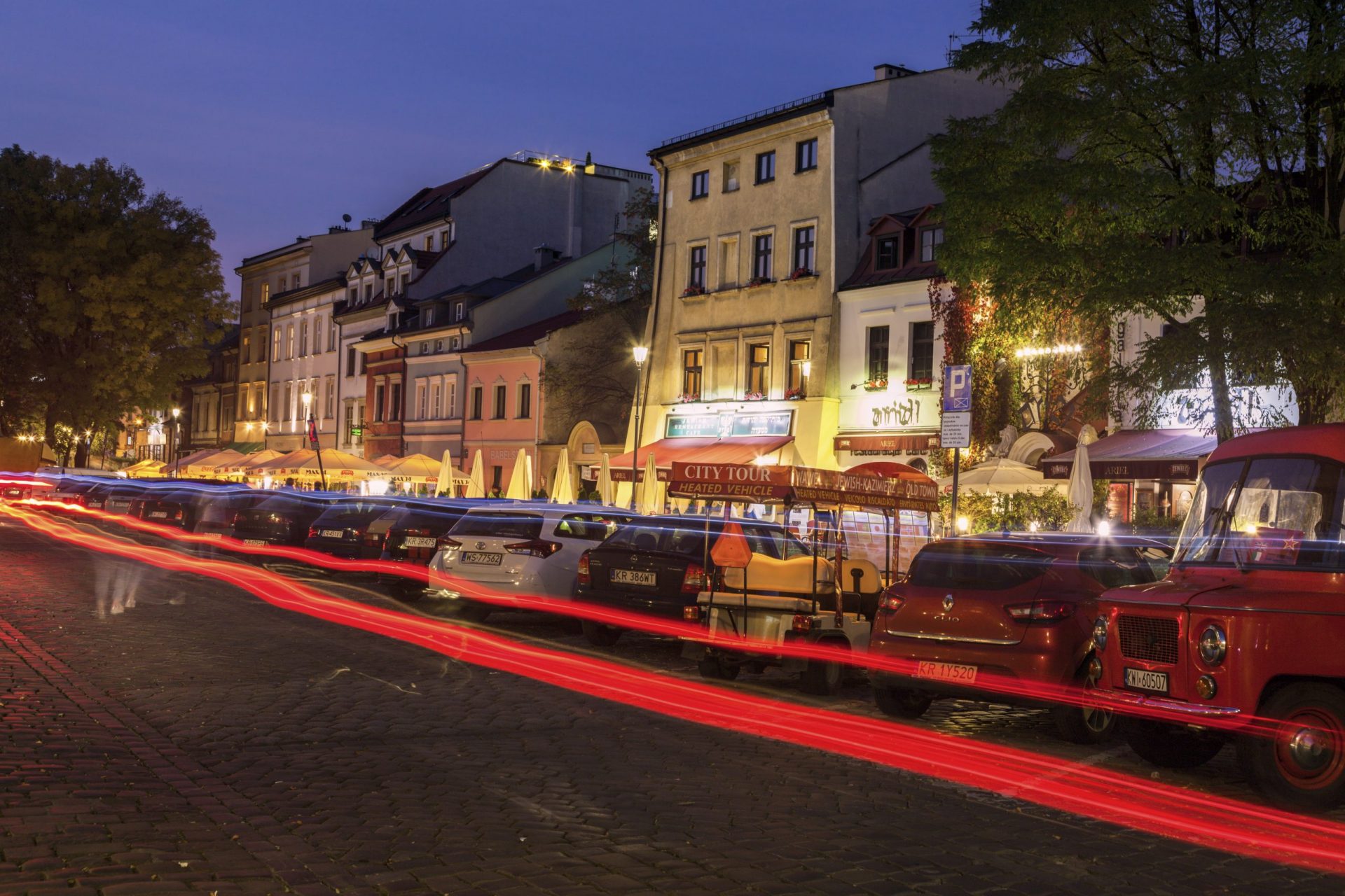 <p>In a completely different register, Krakow is renowned for its nightlife. In the Kazimierz district, you will find many trendy bars and restaurants. Take the opportunity to taste traditional Polish cuisine!</p> <p>The average price of one night in an Airbnb in Krakow is €66 ($71), according to 'Time Out.'</p>