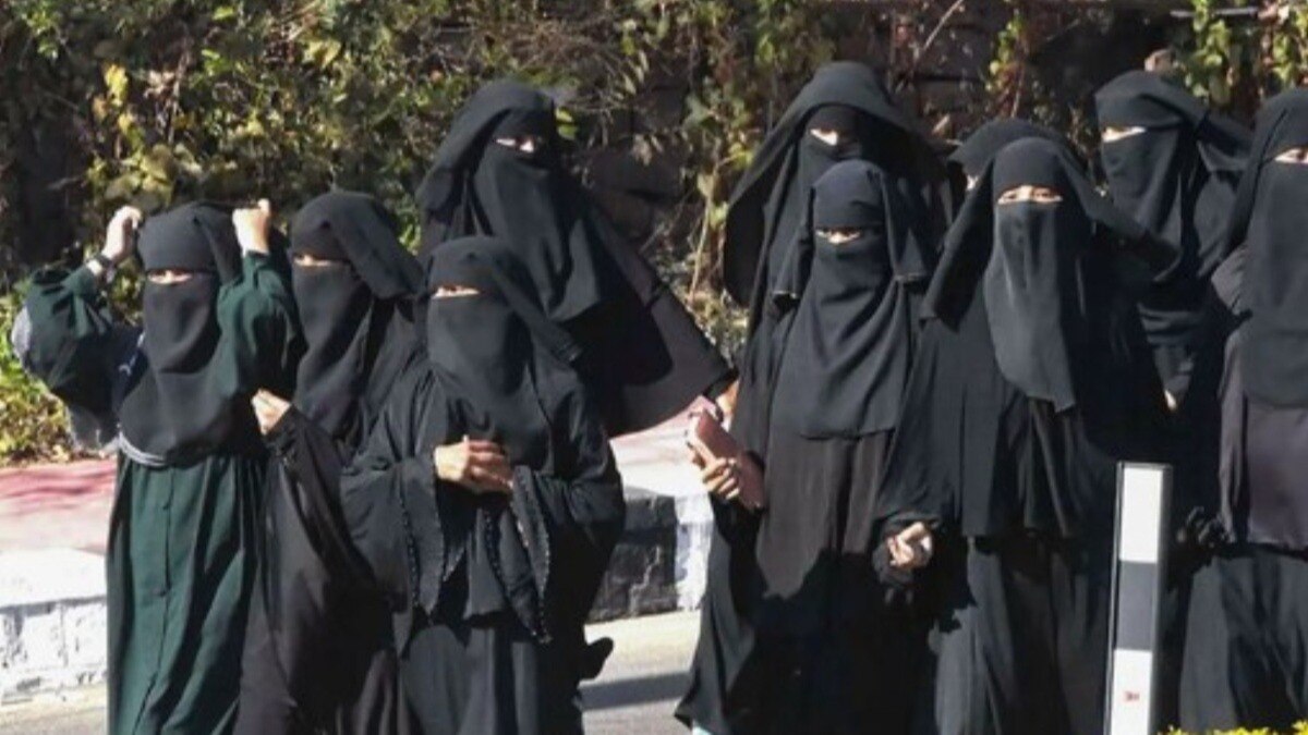 France to soon ban Islamic abaya dresses in schools