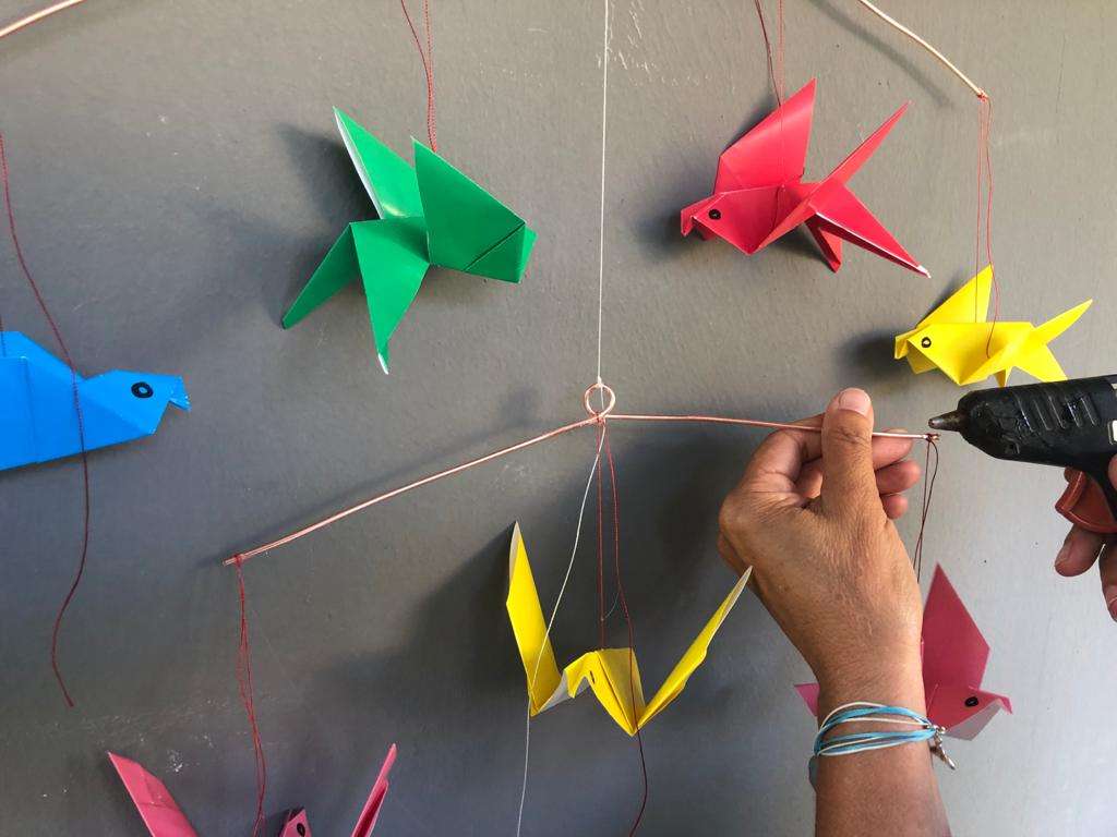 5 adımda çocuk odanız için güzel origami süs yapımı