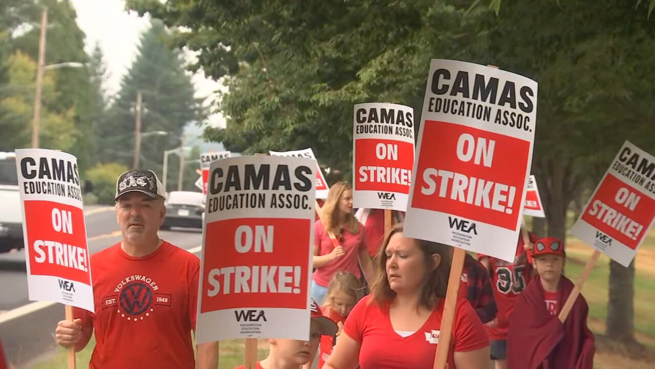 Camas teachers declare strike for Monday