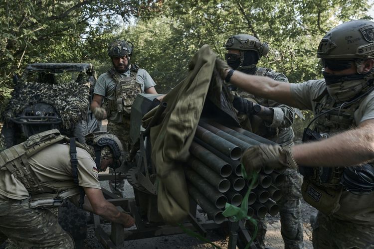 bantuan as tak kunjung datang, ukraina mulai kehabisan amunisi lawan rusia
