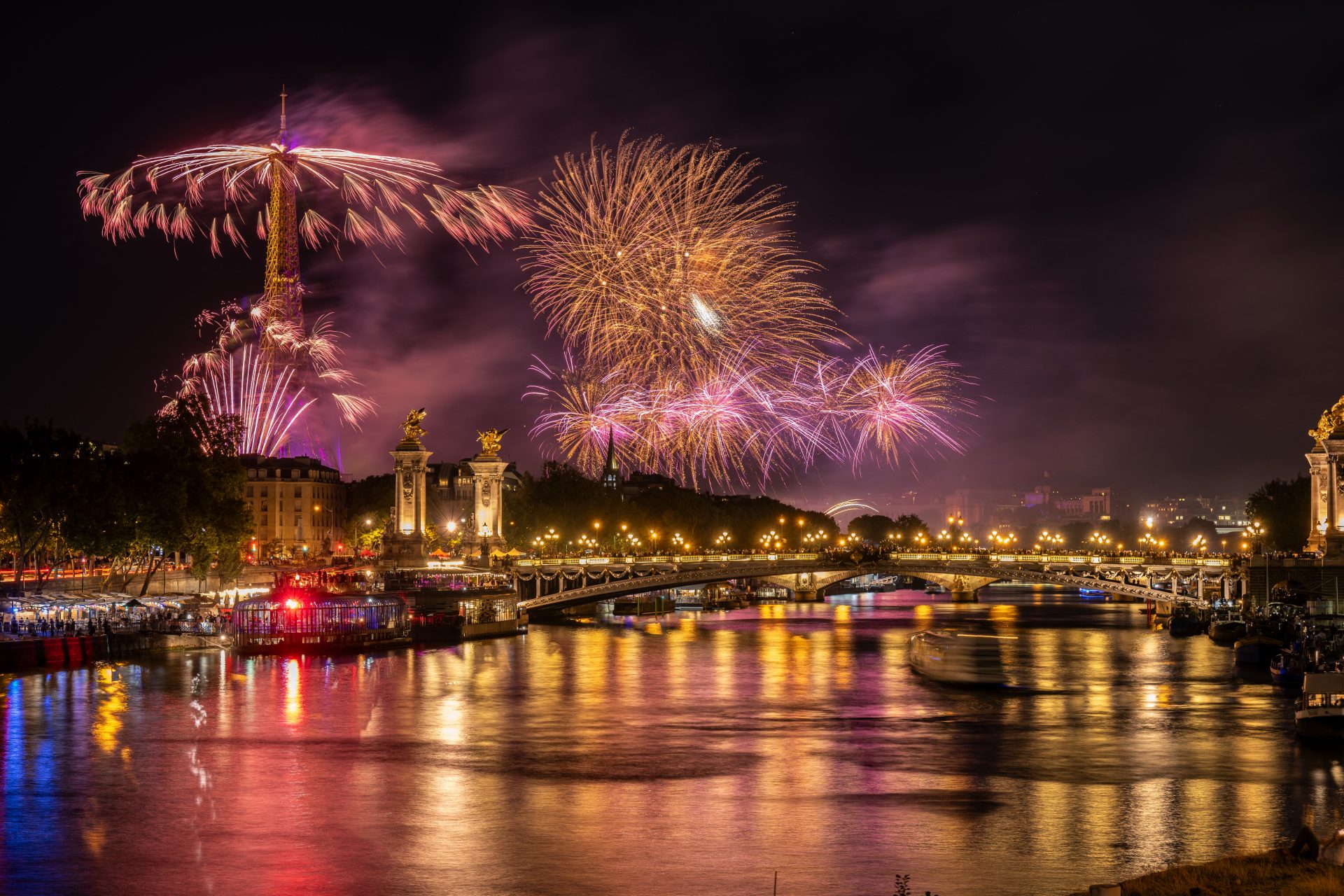 ¿Por Qué La Torre Eiffel Cambia De Tamaño Año Tras Año?