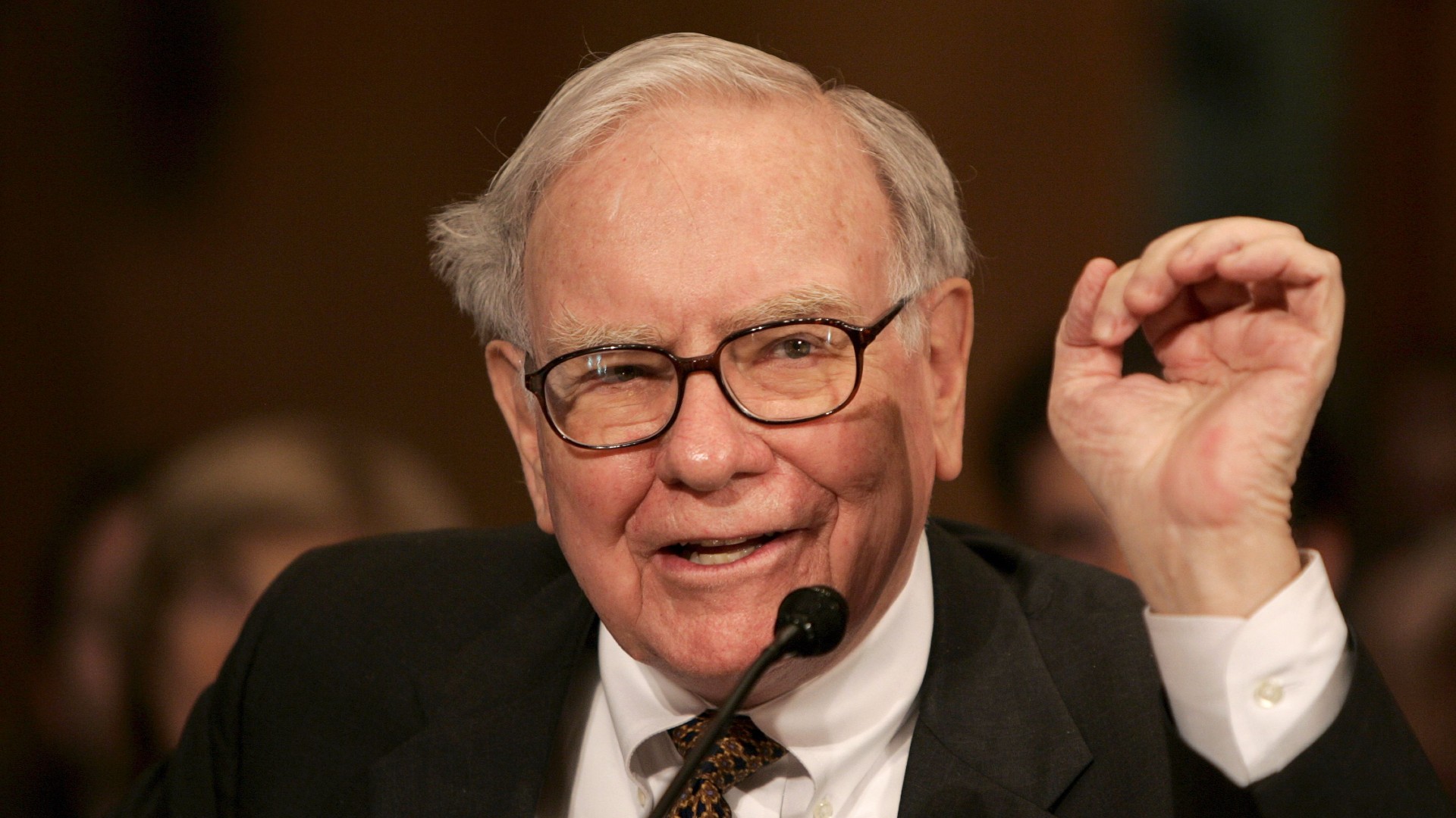 amazon, why warren buffett doesn’t predict the stock market — and what he does instead