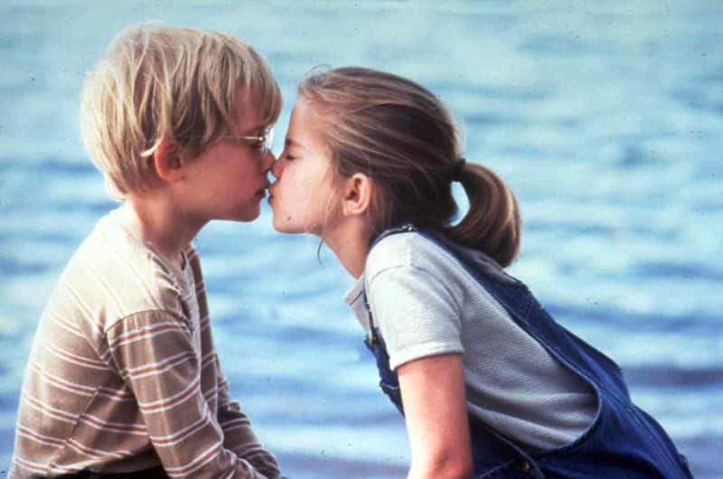 Der wohl süßeste Filmkuss aller Zeiten: 1991 in „My Girl - Meine erste Liebe" mit Macaulay Culkin und Anna Chlumsky.