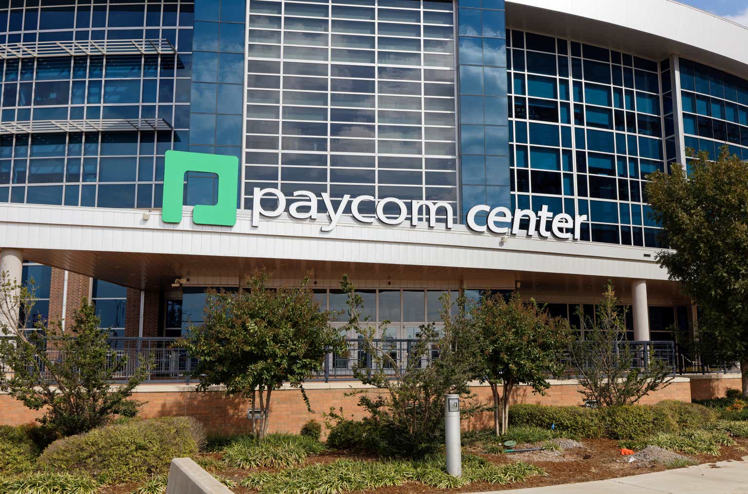 Paycom Software Stock Slides After Issuing Below-consensus Guidance