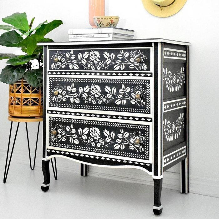 10 Chalk Paint Furniture Ideas   AA1fXnl5.img