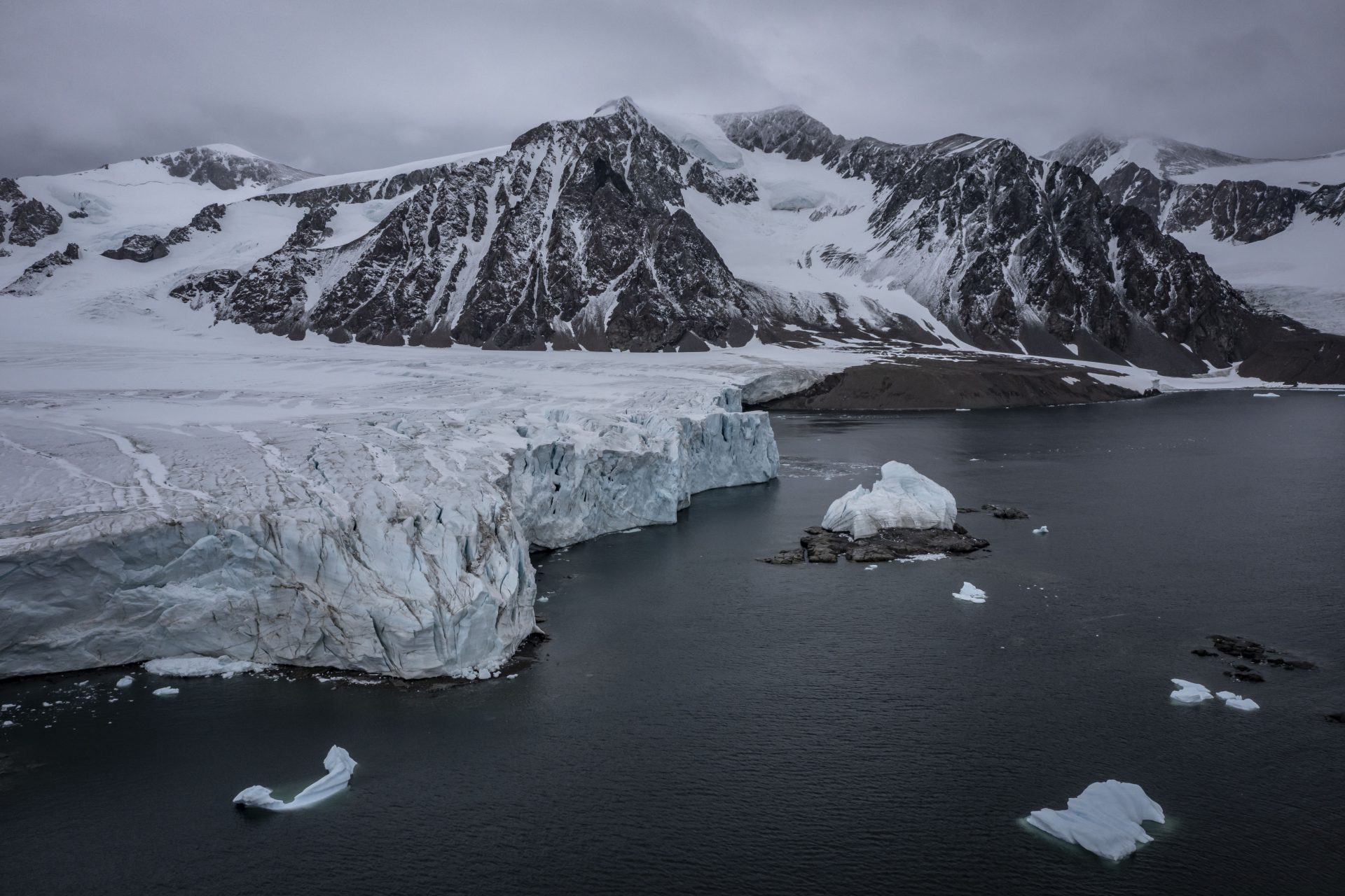 Antarctica surprise: Scientists uncover a vast subglacial river