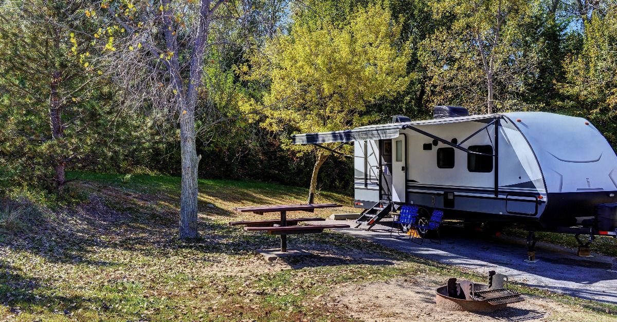 <p>   Streeter Park Campground   in Aurora is one of those rare sites that comes with amazing amenities. Visitors can access free water, electrical hookups, and a waste water dump site. However, donations made to their donation box on-site are encouraged. </p>