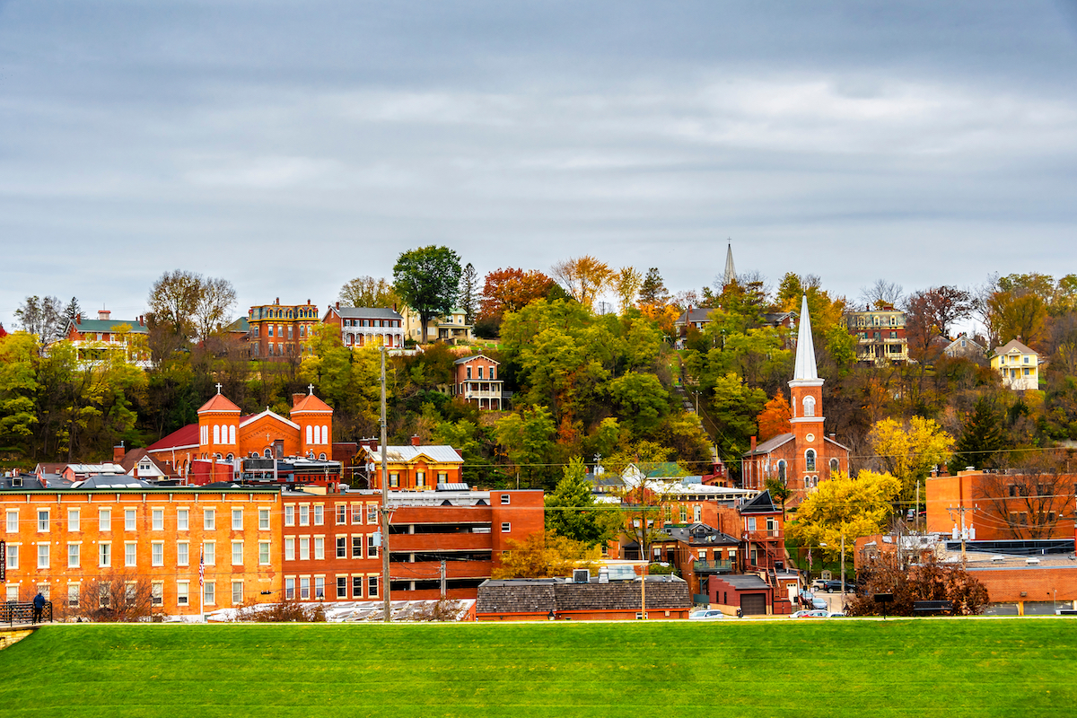 20 U S Cities With The Most Beautiful Old Houses   AA1fZwYw.img