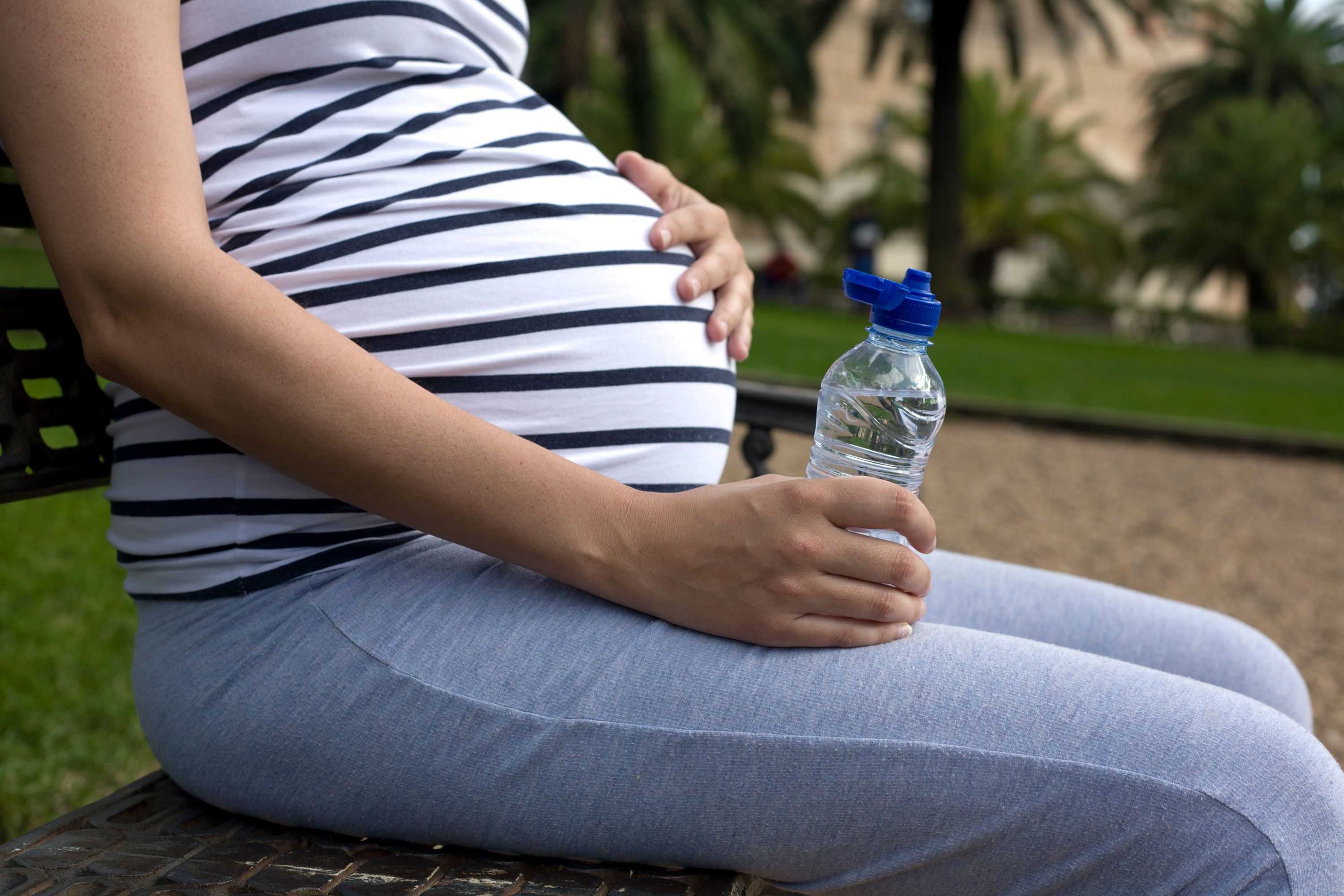 Минералка для беременных при токсикозе. Качество вод у беременных. Можно газировку беременной.