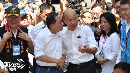 國民黨參選人侯友宜（左）、前高雄市長韓國瑜（右）（圖／TVBS資料畫面）