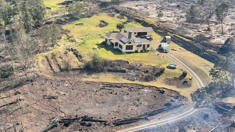 하와이 산불 속 집 지켜낸 주민 “대피 전 물 뿌렸다”