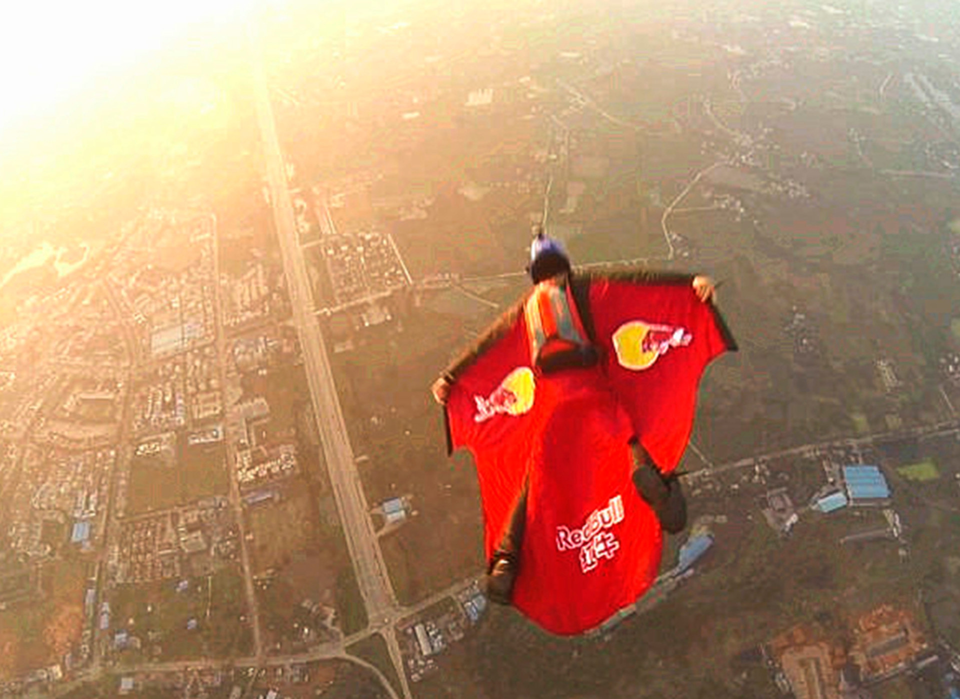 vous-risqueriez-vous-pratiquer-le-wingsuit
