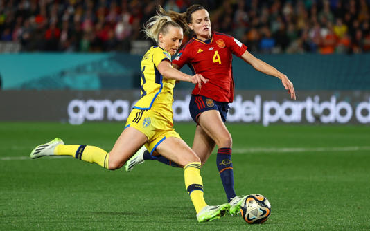 Sweden's Stina Blackstenius in action with Spain's Irene Paredes