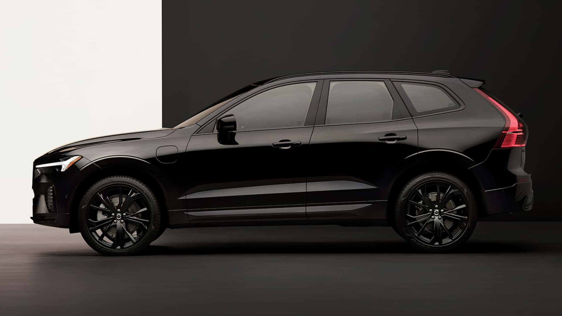 2025 Volvo XC60 Black Edition Debuts With 21Inch Rims, 58,595