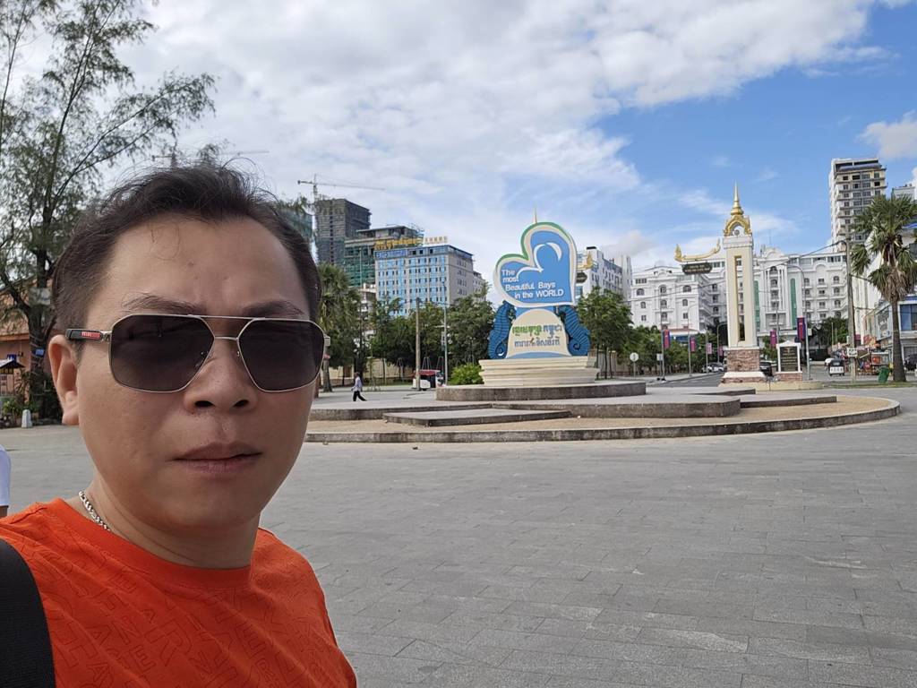 板橋承天府主事顏維勳今年6月赴柬浦寨進行市場調查。（顏維勳提供）