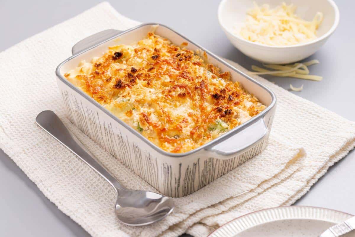<p>Chicken divan is perfect for back-to-school dinners. The dish combines juicy chicken and crisp broccoli in a cheesy sauce.<br><strong>Get the Recipe: </strong><a href="https://littlebitrecipes.com/chicken-divan/?utm_source=msn&utm_medium=page&utm_campaign=msn">Chicken Divan Casserole</a></p>