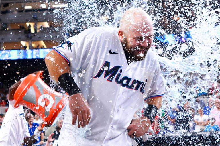 Clay Holmes, Yankees implode in ninth as Marlins steal series