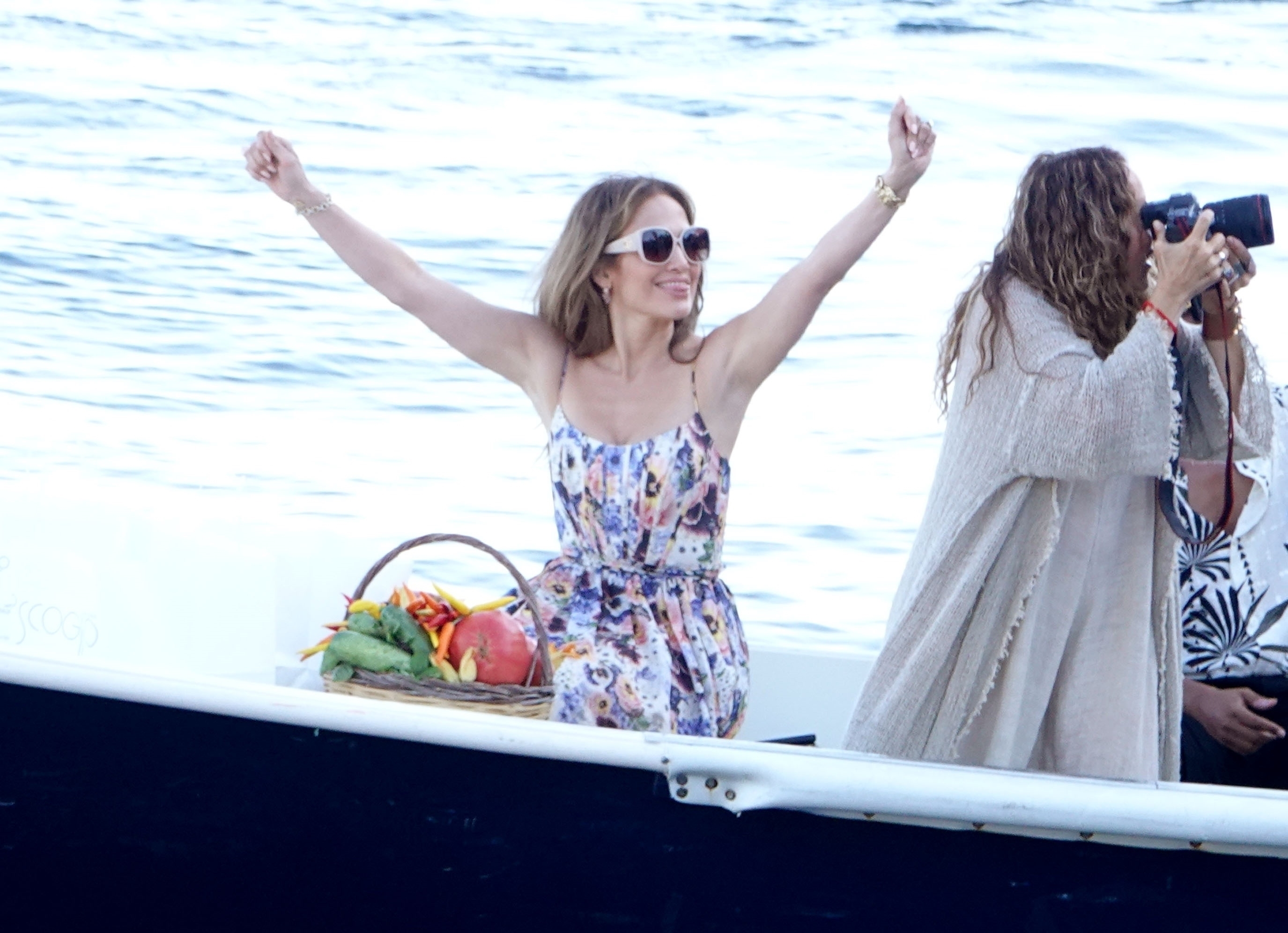 <p>After enjoying a little fine dining with friends at Ristorante Lo Scoglio, <a href="https://www.wonderwall.com/celebrity/profiles/overview/jennifer-lopez-307.article">Jennifer Lopez</a> was all smiles as she left the restaurant via boat during a holiday on Italy's Amalfi Coast on Aug. 10.</p>