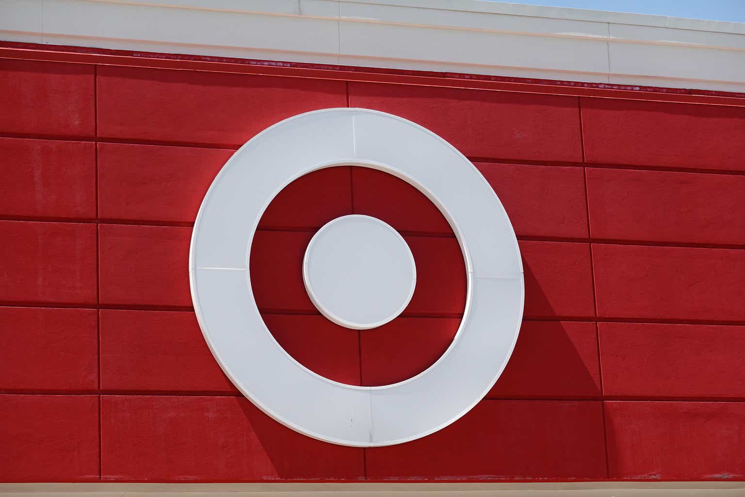 Target bets on increased capex, AI, and new stores to reverse decline