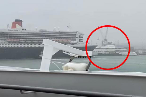Morgan O'Brien filmed the moment Queen Mary 2 drifted away at while at port in Civitavecchia, Italy. (Image: Morgan O'Brien)