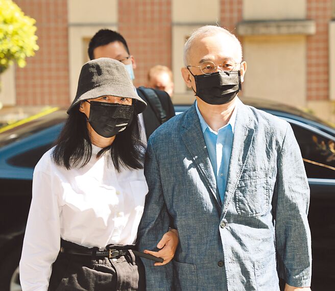 捲入共諜案的中國創新投資公司董事會主席向心（右）與妻子龔青（左）。（本報資料照片）
