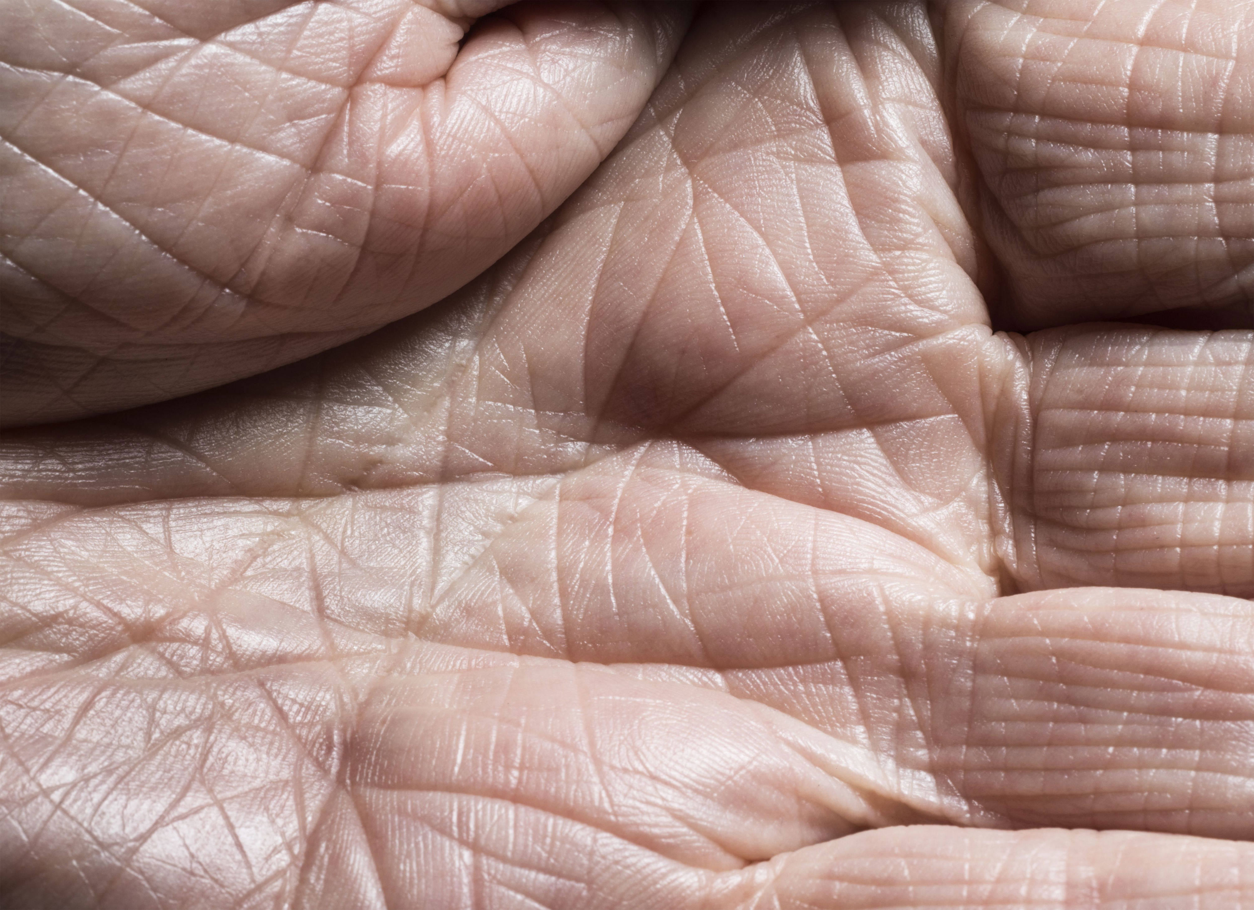 piel de porcelana: la vitamina para rejuvenecer las manos y obtener colágeno natural