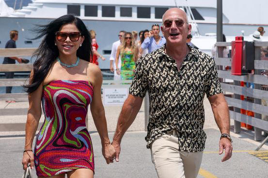 What the World's Richest People Wear on Yachts