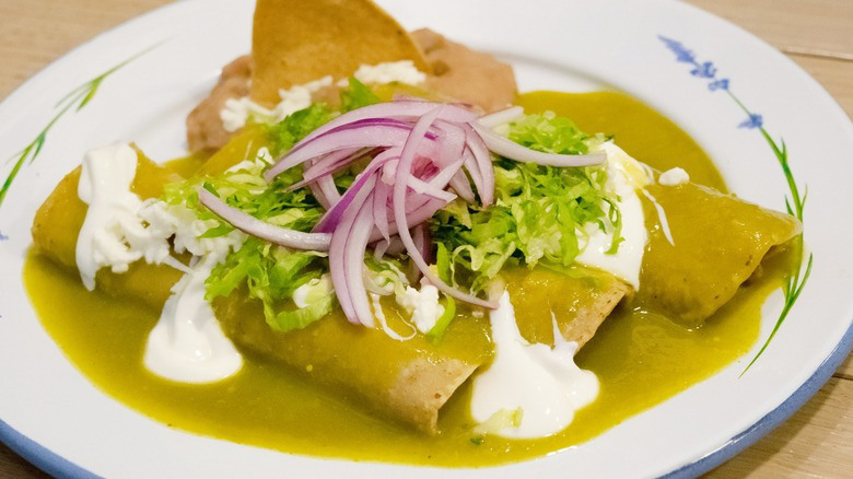 How Green Enchilada Sauce Differs From Salsa Verde
