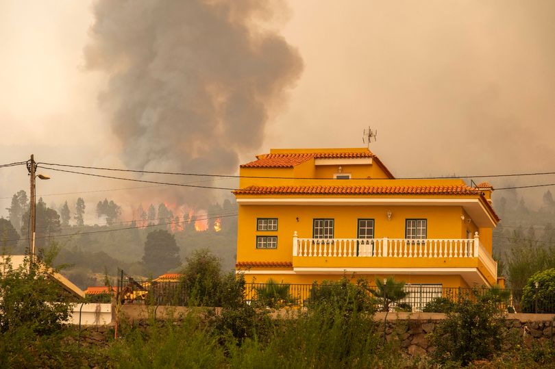 UK Tourists Warned As Canary Island Issues 'first Ever' Smoking Ban