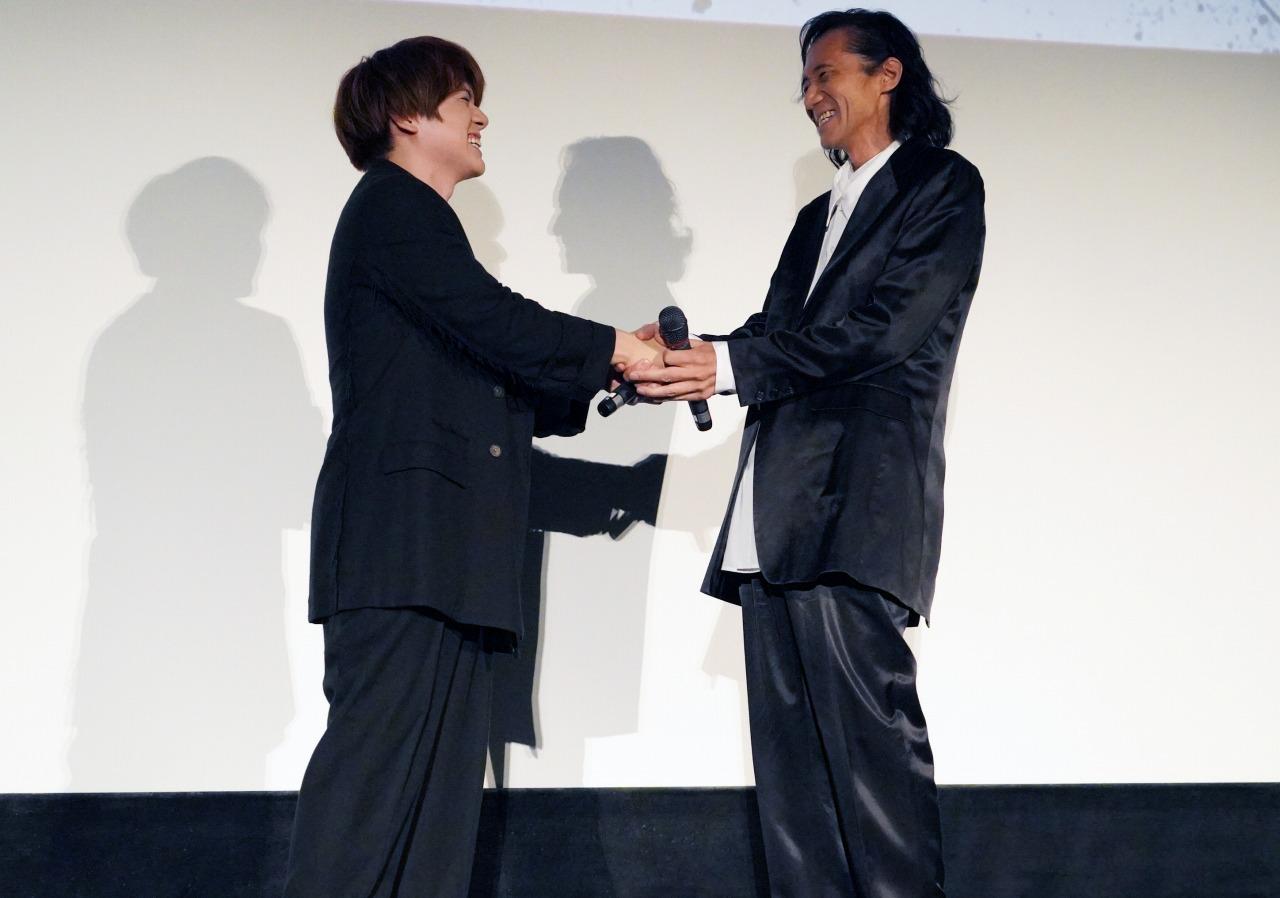 「MFゴースト」の先行上映会に登場した内田雄馬さん（左）と三木眞一郎さん