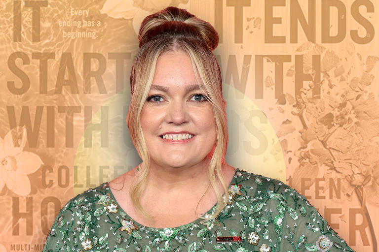 author Colleen Hoover Indycomp.jpg