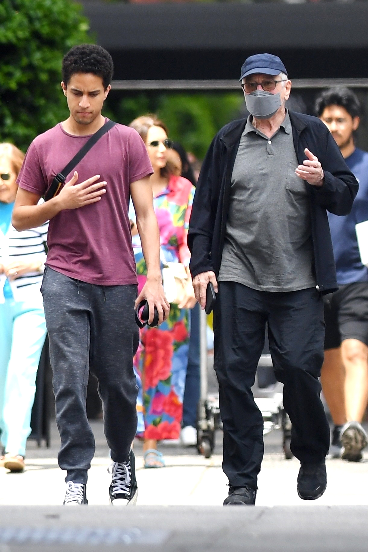 <p>Robert De Niro walked with his son Julian in New York on May 16, 2023. The father and son chatted after lunch while taking a stroll. </p>