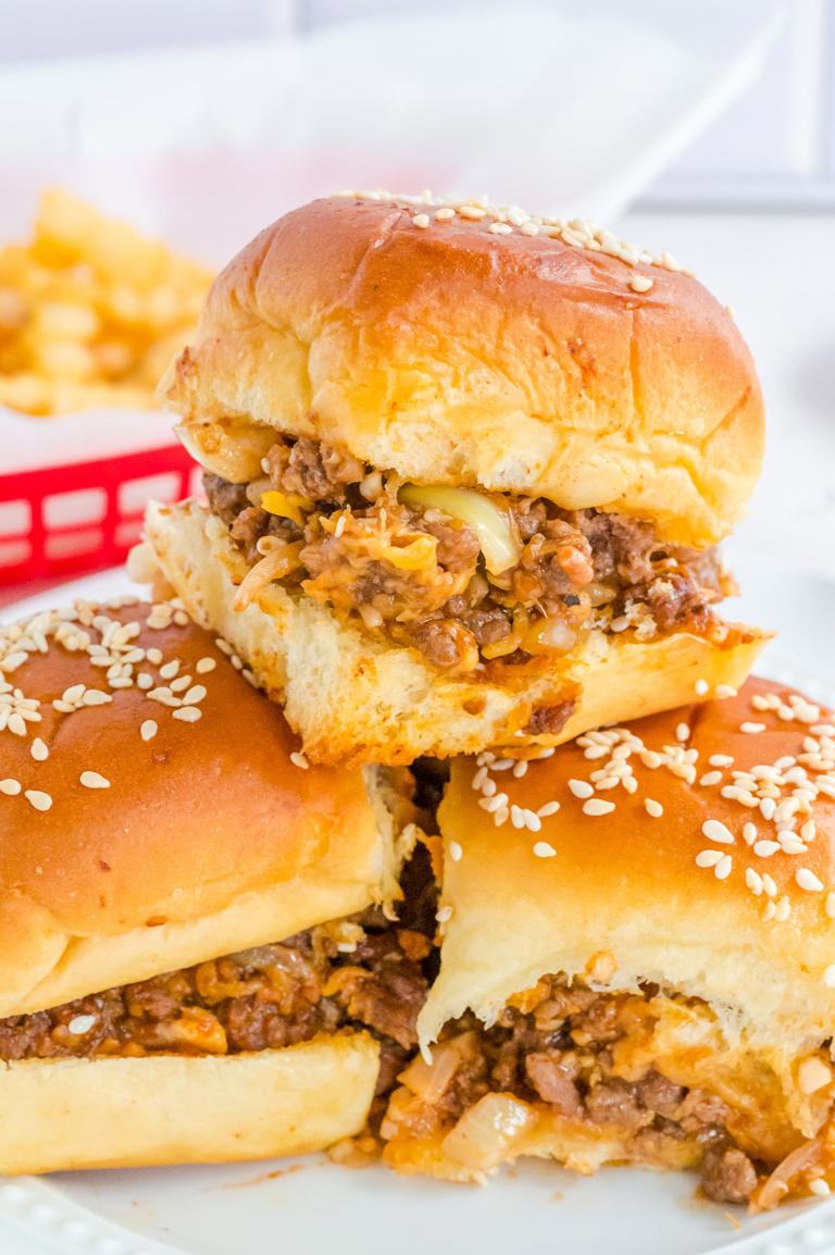 Easy Sloppy Joe Sliders - With Hawaiian Rolls!