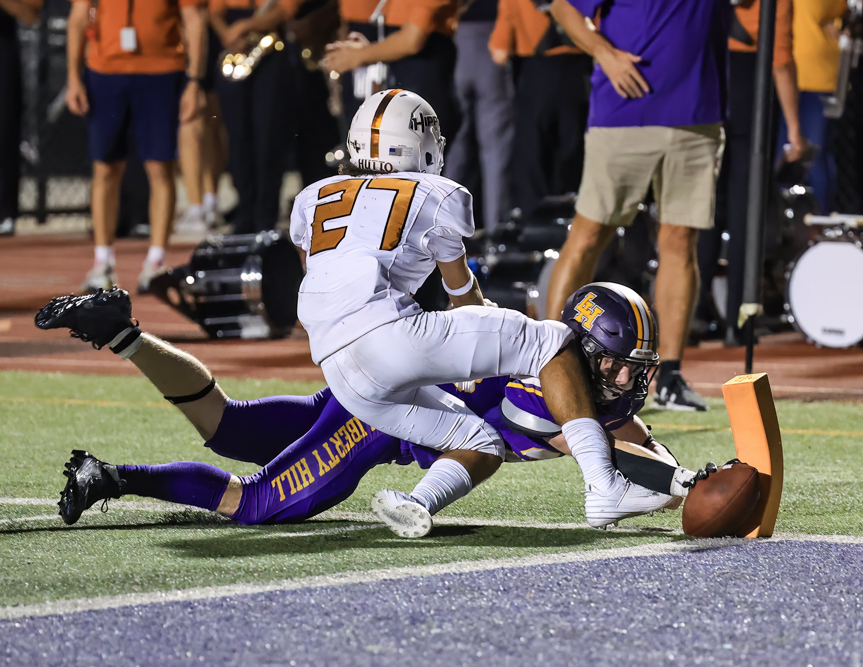 Liberty Hill outlasts Hutto 8280 — in high school football, not basketball