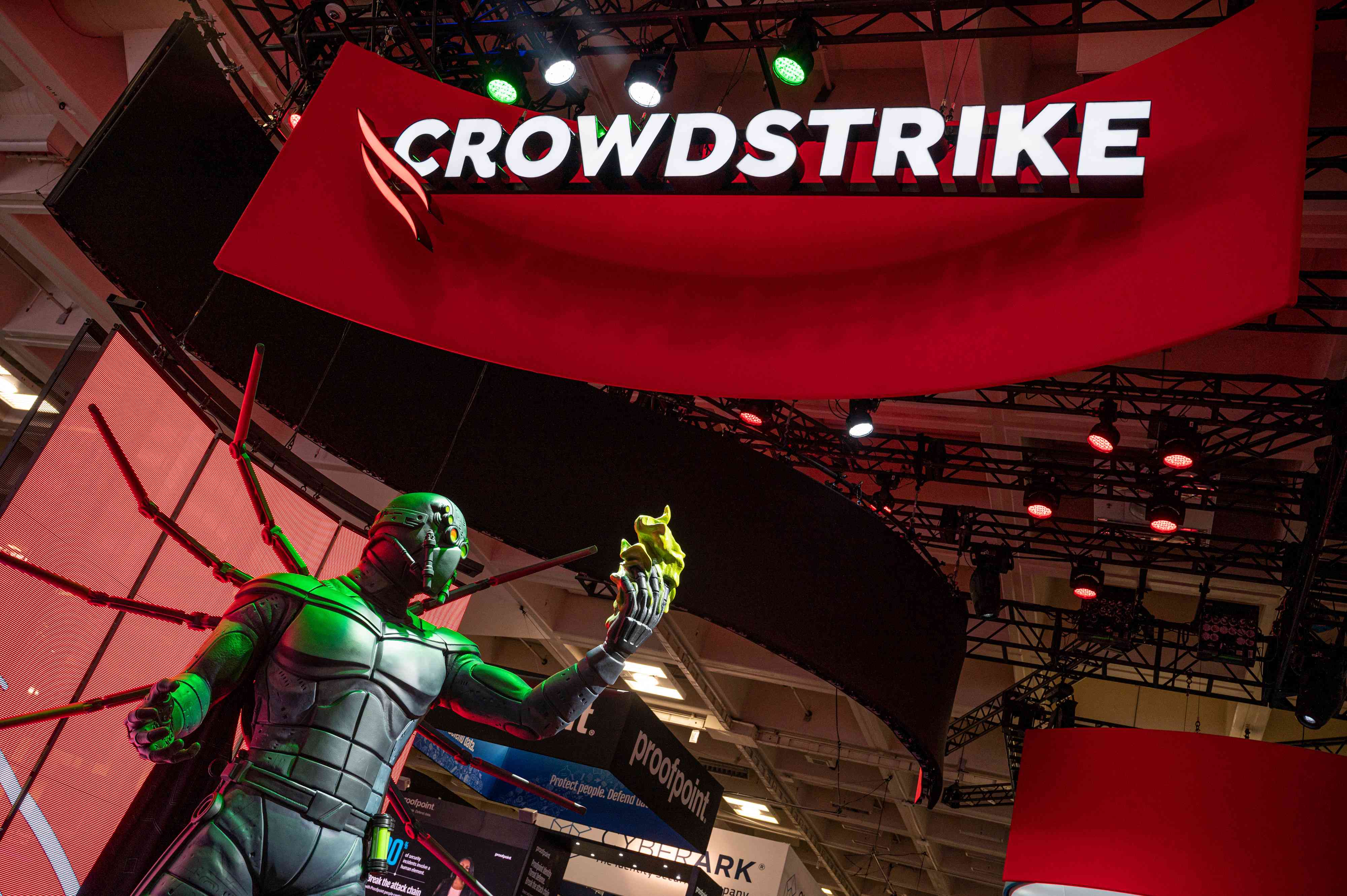 CROWDSTRIKE Falcon XDR. CROWDSTRIKE Falcon. Платформа бусте