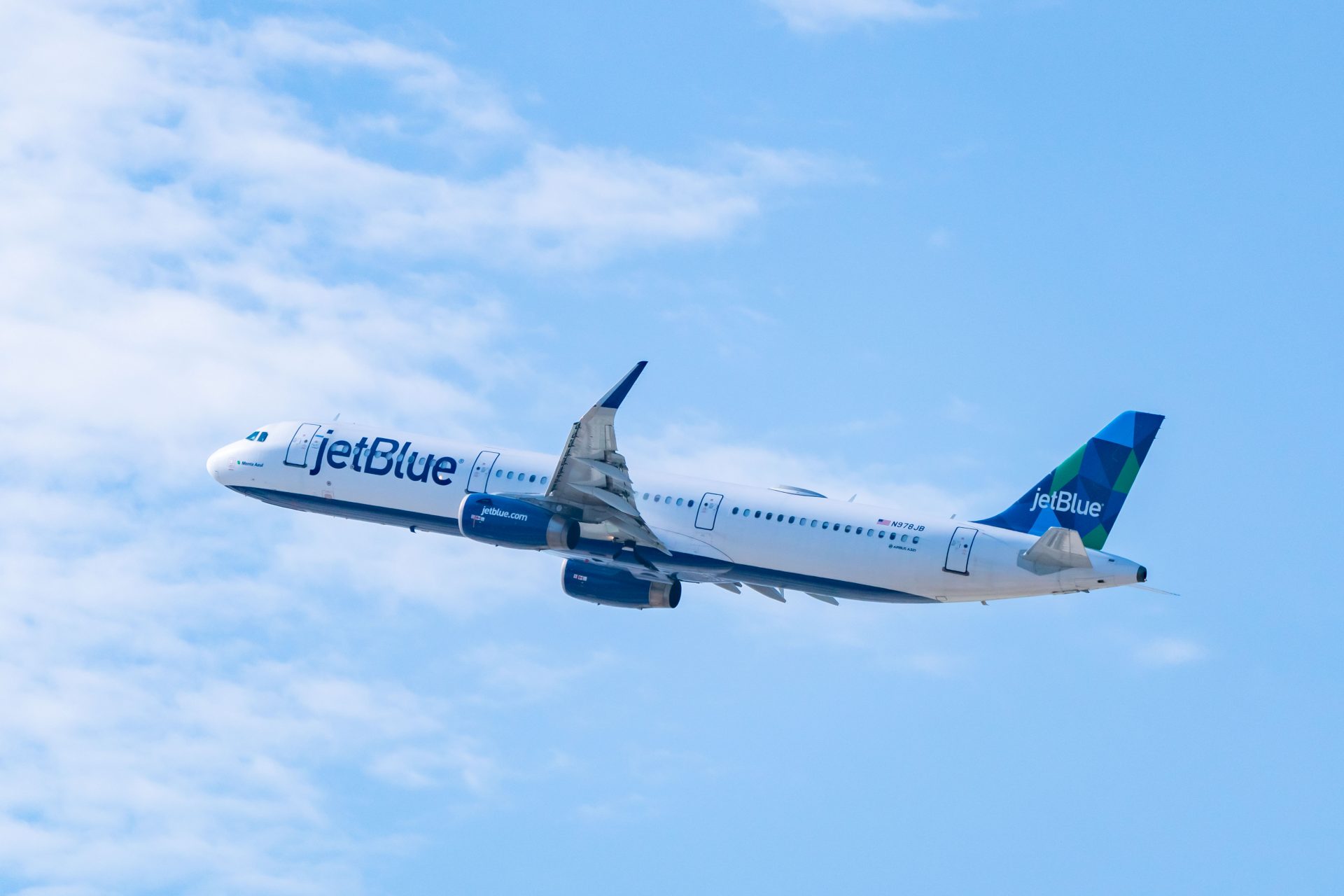 <p><span>Despite being ranked the best airline for comfort and in-flight experience,  JetBlue was ranked near the bottom of the list because they’re apparently really bad for mishandling luggage and canceling flights. The airline only got a final score of 55.46. </span></p>