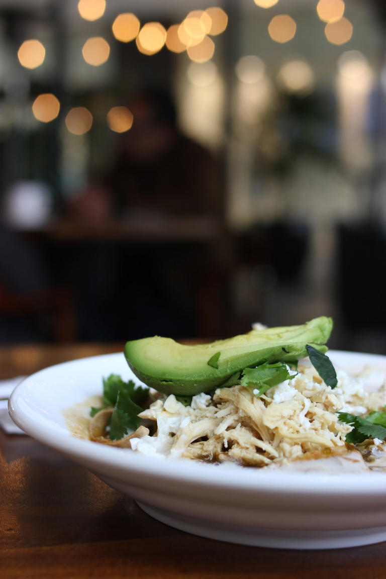 Chilaquiles verdes o rojos: esa es la verdadera discusión.