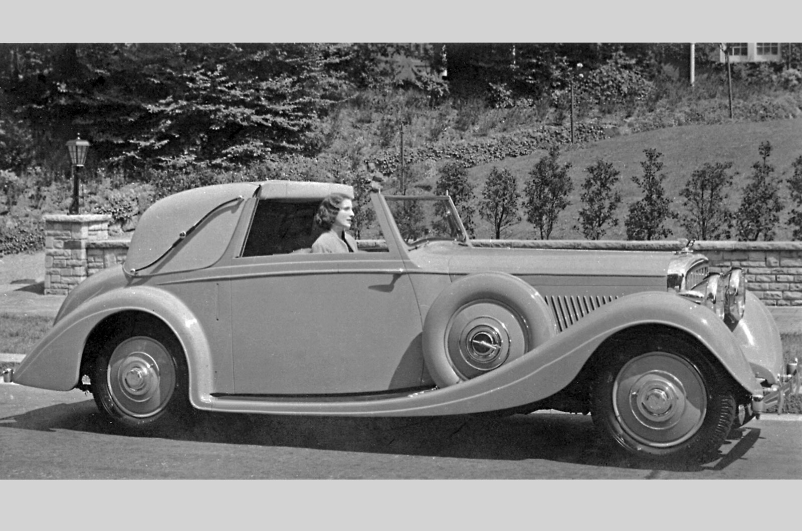 <p><span>The first model to come from Bentley after the company's acquisition by Rolls-Royce, and the first of the so-called <strong>Derby Bentleys</strong>, the 3.5-Litre introduced the advertising slogan '<strong>the silent sports car</strong>'. It was supplied in chassis form only, just like its predecessors, for the buyer's preferred coachbuilder to supply the bodywork. Power initially came from a <strong>3669cc </strong>straight-six engine, but in 1936 a more powerful <strong>4257cc </strong>engine option was introduced.</span></p>