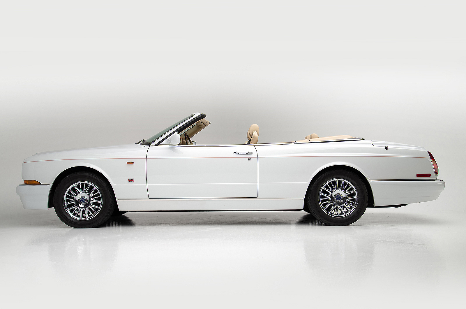 <p><span>The <strong>Bentley Azure </strong>was the world's most luxurious and desirable convertible when it arrived in the mid-1990s. Based on the same floorpan as the Bentley Continental R, the metamorphosis into the Azure was overseen by <strong>Pininfarina</strong>. Power (all <strong>390 HP </strong>of it) came from a single-turbo version of the 6.75-liter push-rod V8 and by the time production had ended in 2003, Bentley had built <strong>1403 </strong>Azures.</span></p>