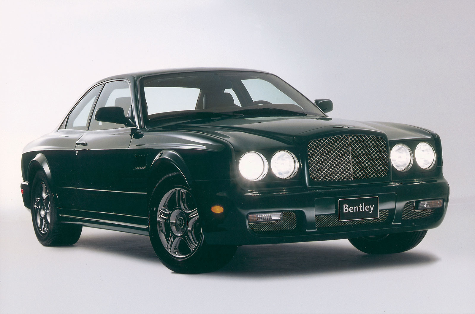 <p><span>The Continental R was fast and luxurious, but for those who wanted something that bit sportier Bentley came up with the Continental T. With its wheelbase shortened by four inches and the engine pepped up to produce <strong>405 HP </strong>and 590-lb ft of torque, the Continental T was quicker and more agile than the regular Continental R.</span></p>