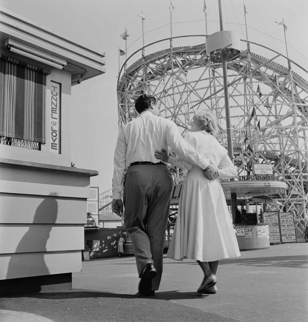 13 Nostalgic Photos of Vintage Amusement Parks