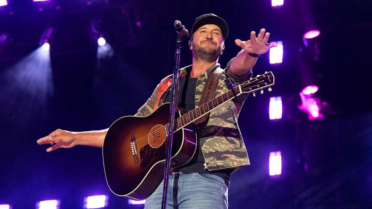 Luke Bryan performing sold-out show in Allegan for 'Farm Tour 2023'