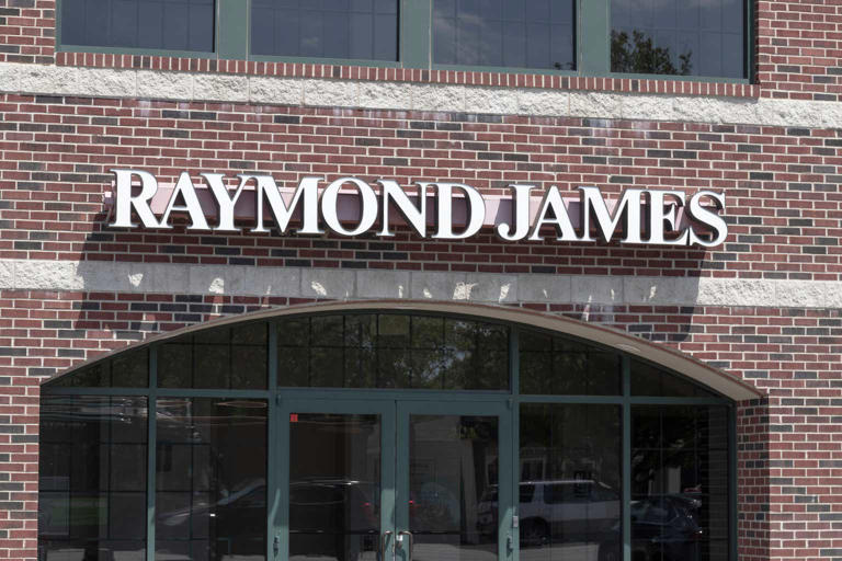 Raymond James Q2 revenue rises as firm collects higher fees