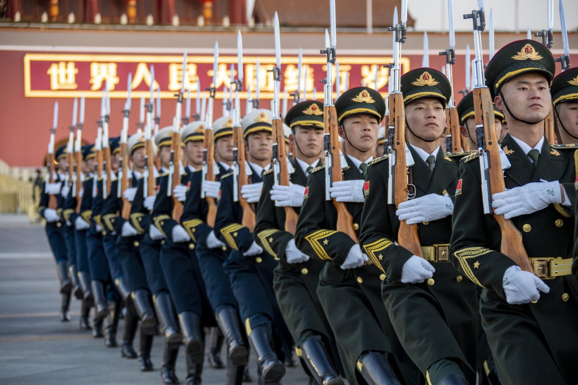 Cina vuole tutto