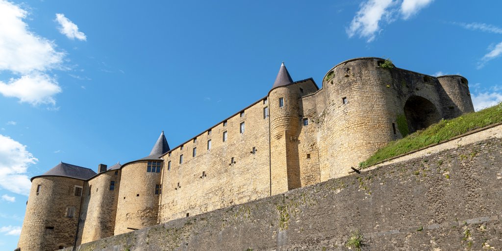 ce château de seine-et-marne qui appartenait à la famille royale du maroc est en vente pour une somme astronomique
