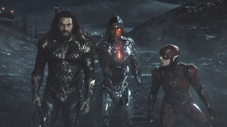 Aquaman, Cyborg, and The Flash working together