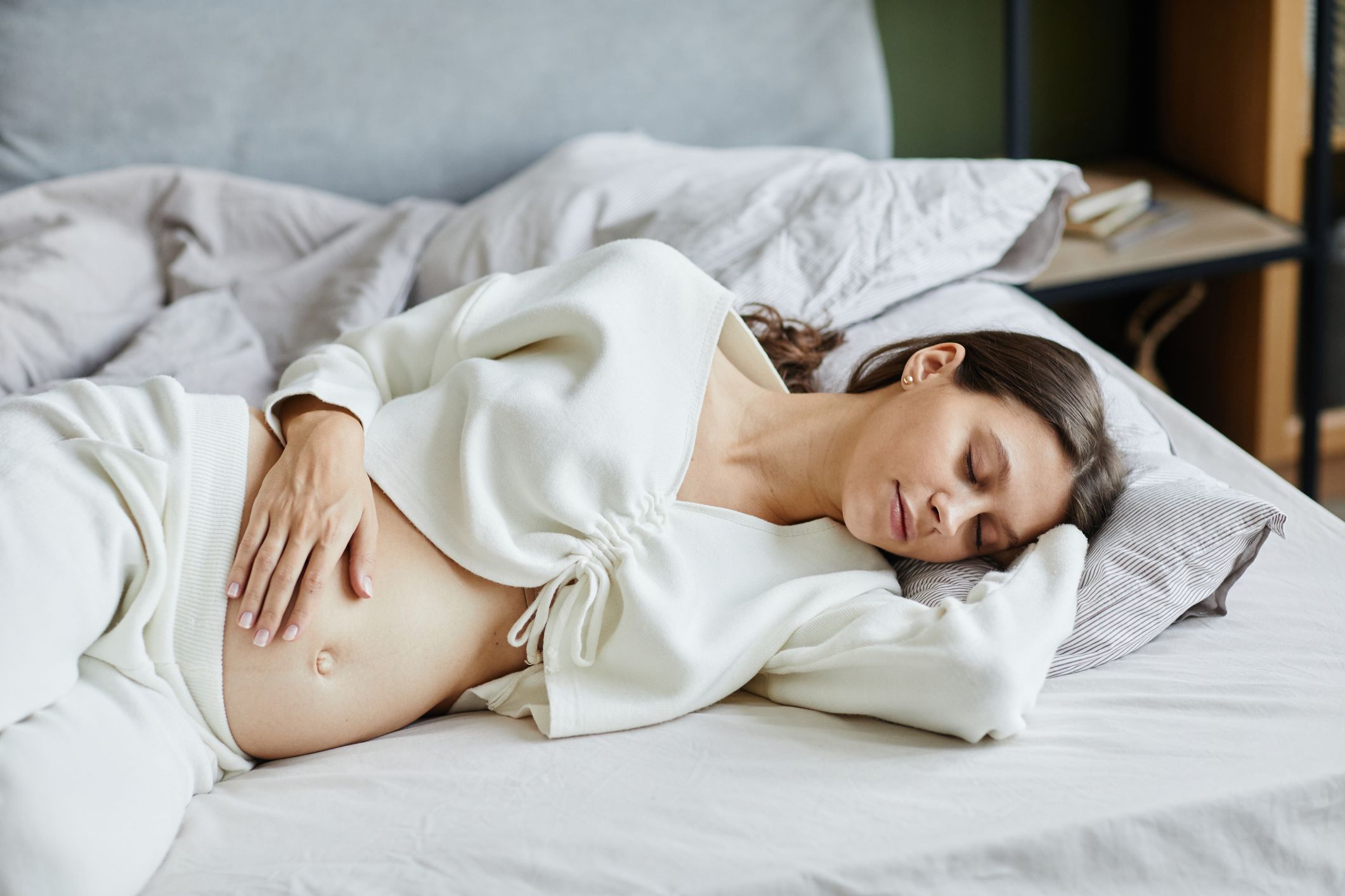 Сон беременной. Беременность во сне для женщины. Беременные спят. Клонит в сон беременность