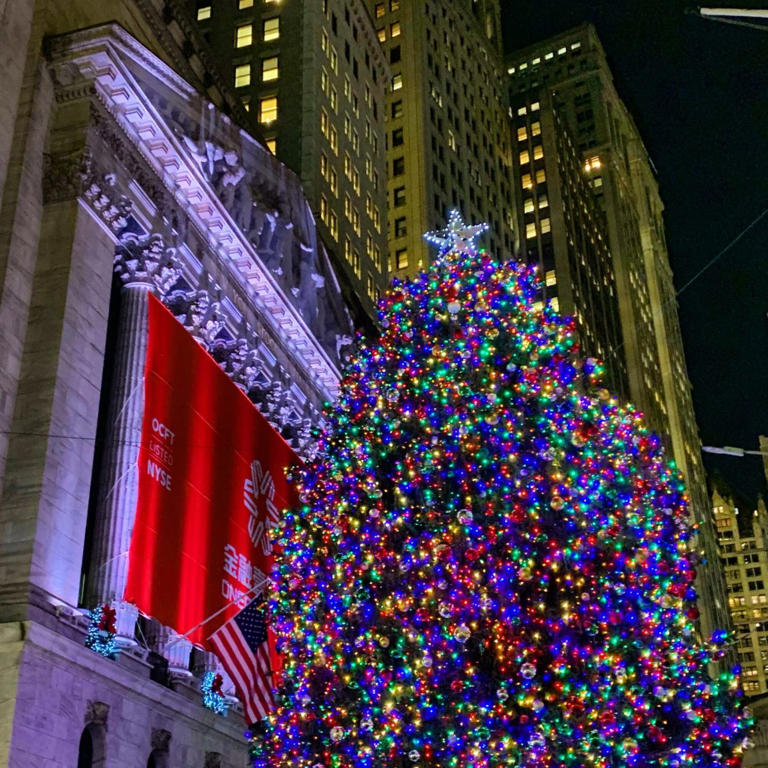 Manhattan’s most underrated Christmas Tree in front of the New York Stock Exchange on Wall Street