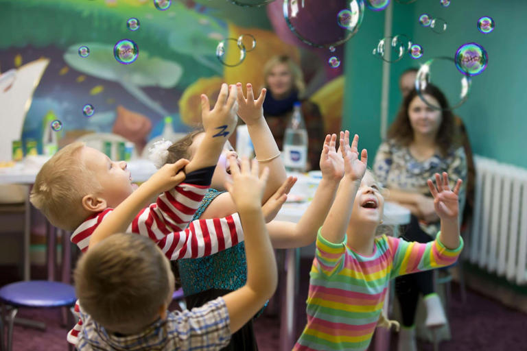 7 ways to save cash when throwing a children’s party